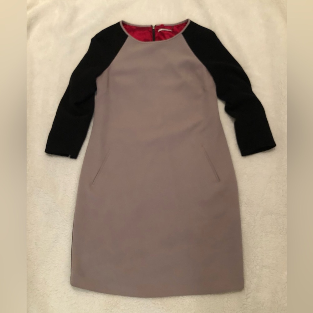 T Tahari Black and Beige Long Sleeve Dress